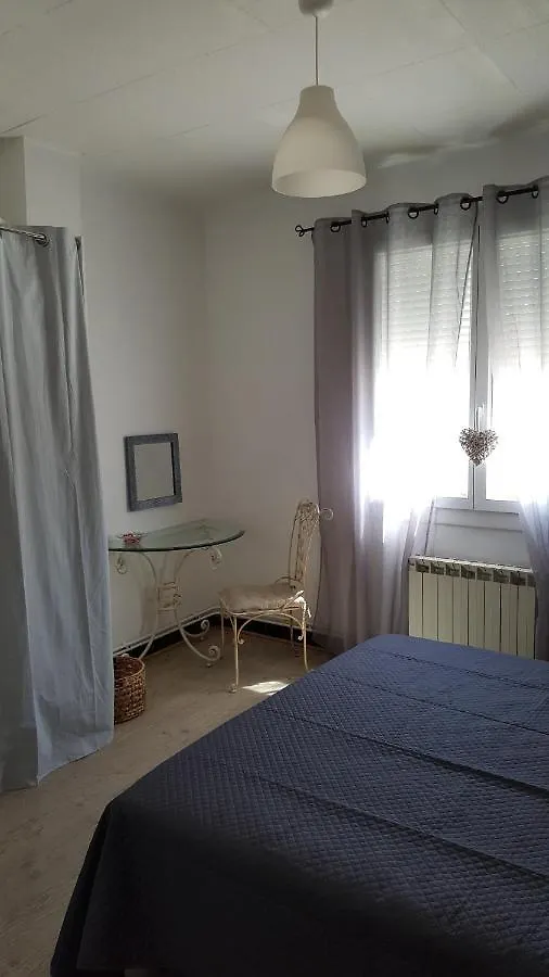 Apartment Appartement Avec Terrasse Quartier Montplaisir Arles France